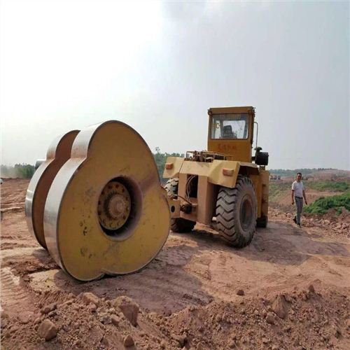 公路鐵路施工中為什么廣泛使用昊遠(yuǎn)機(jī)械沖擊式壓路機(jī)進(jìn)行沖擊補(bǔ)強(qiáng)壓實(shí)？